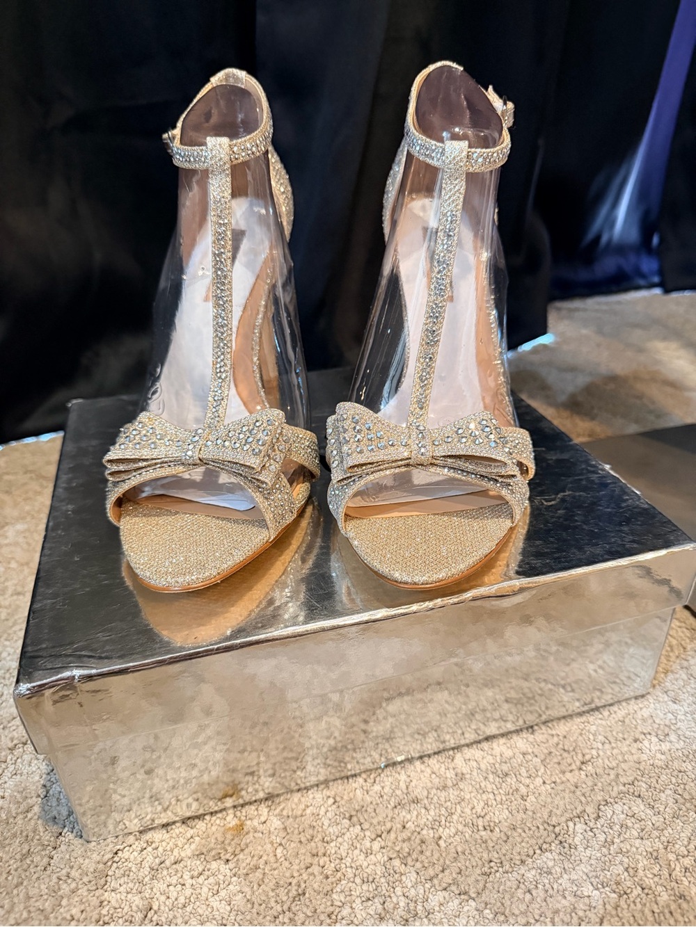 Crystal Bow T-Strap Evening Sandals - Gold